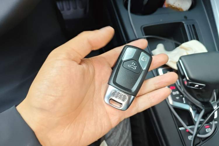 Used Audi A4L 2025 2 Million Units Enjoyment Version 40 TFSI Stylish and Dynamic Type Vehicle Key