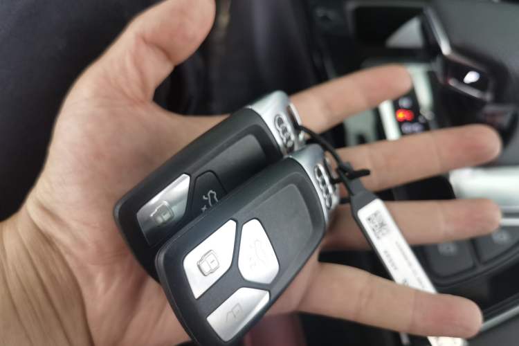 Used Audi A4L 2025 2 Million Units Enjoyment Version 40 TFSI Luxury Dynamic Edition Vehicle Key