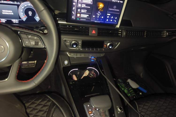 Used Audi A4L 2025 2 Million Units Enjoyment Version 40 TFSI Luxury Dynamic Edition Audio And AC Panel