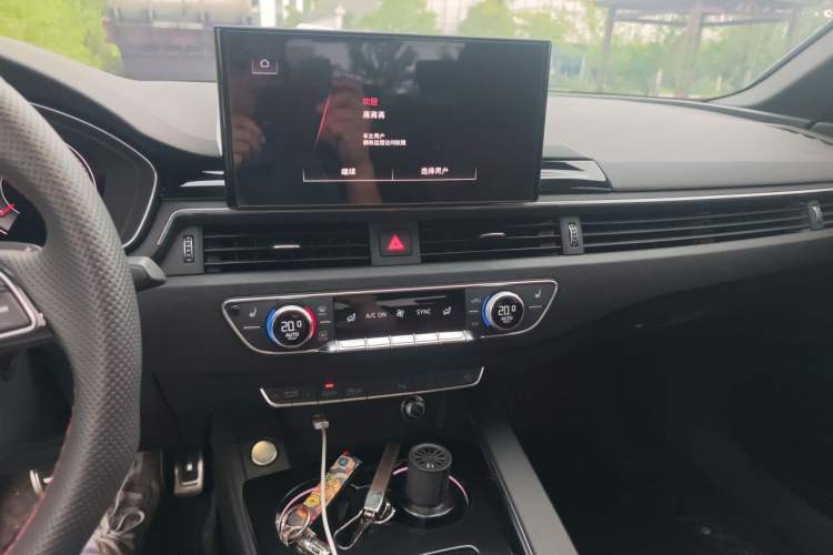 Used Audi A4L 2025 2 Million Units Enjoyment Version 40 TFSI Luxury Dynamic Edition Audio And AC Panel