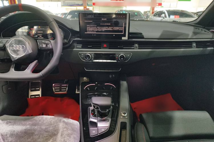 Used Audi A4L 2025 2 Million Units Enjoyment Version 40 TFSI Luxury Dynamic Edition Audio And AC Panel