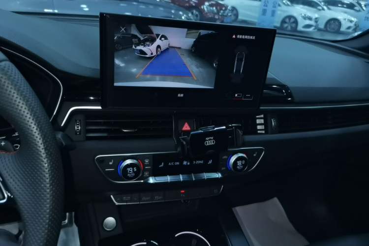 Used Audi A4L 2025 2 Million Units Enjoyment Version 40 TFSI Luxury Dynamic Edition Audio And AC Panel