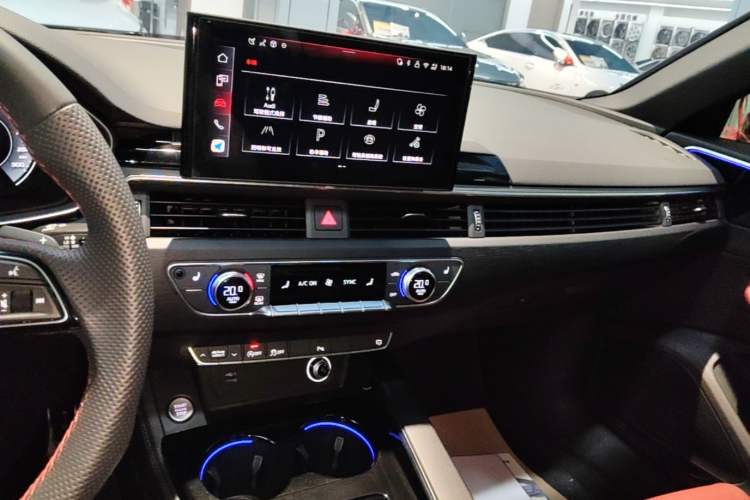 Used Audi A4L 2025 2 Million Units Enjoyment Version 40 TFSI Luxury Dynamic Edition Audio And AC Panel