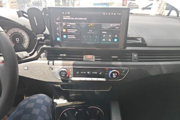 Used Audi A4L 2025 2 Million Units Enjoyment Version 40 TFSI Luxury Dynamic Edition Audio And AC Panel