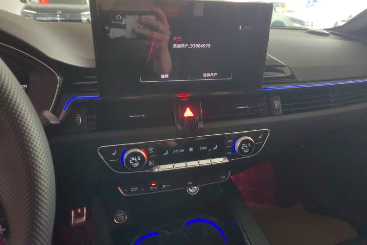 Used Audi A4L 2025 2 Million Units Enjoyment Version 40 TFSI Luxury Dynamic Edition Audio And AC Panel