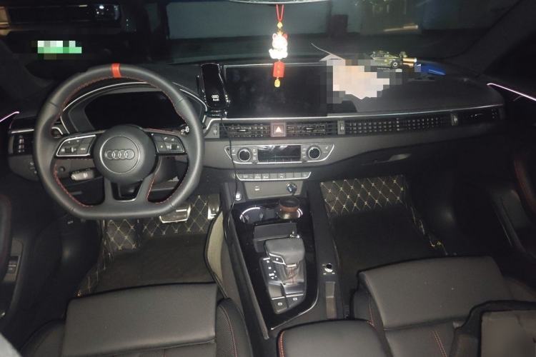 Used Audi A4L 2025 2 Million Units Enjoyment Version 40 TFSI Luxury Dynamic Edition Center Console