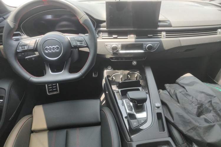 Used Audi A4L 2025 2 Million Units Enjoyment Version 40 TFSI Luxury Dynamic Edition B&O Starry Night Edition Center Console