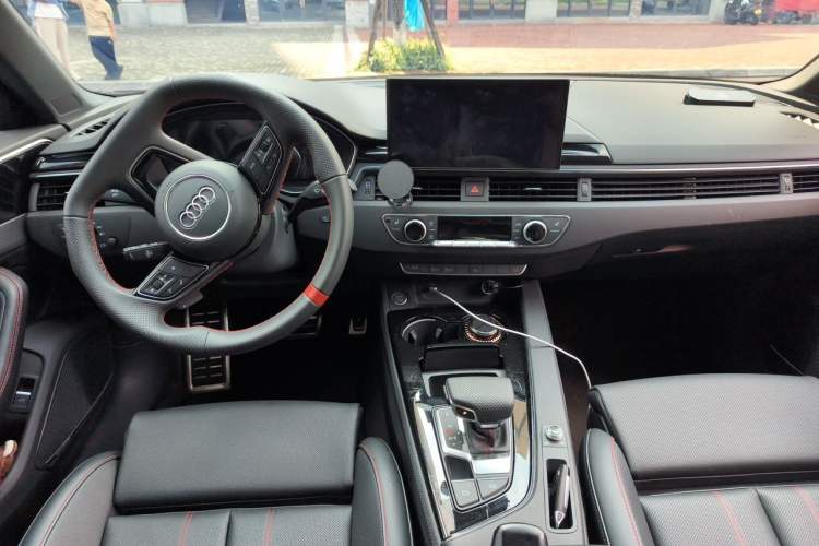Used Audi A4L 2025 2 Million Units Enjoyment Version 40 TFSI Luxury Dynamic Edition B&O Starry Night Edition Center Console