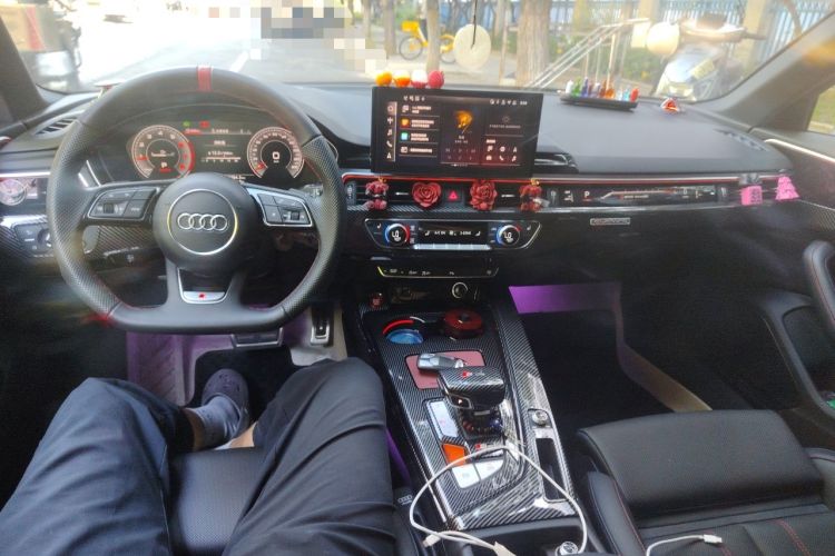 Used Audi A4L 2025 2 Million Units Enjoyment Version 40 TFSI Luxury Dynamic Edition Center Console