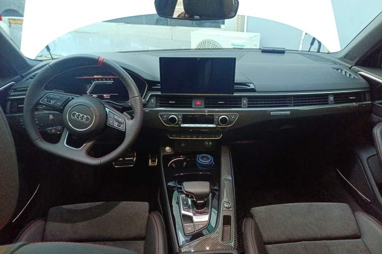 Used Audi A4L 2025 2 Million Units Enjoyment Edition 45 TFSI quattro Prestige Dynamic Type Center Console
