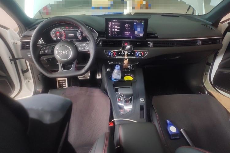 Used Audi A4L 2025 2 Million Units Enjoyment Version 40 TFSI Luxury Dynamic Edition Center Console