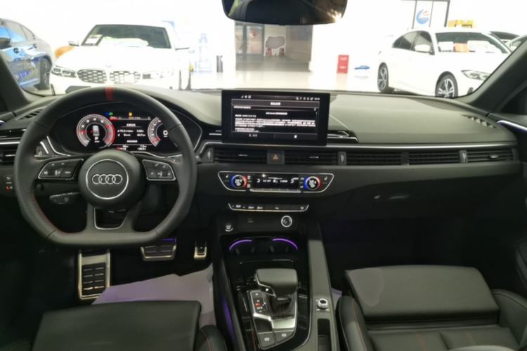 Used Audi A4L 2025 2 Million Units Enjoyment Version 40 TFSI Luxury Dynamic Edition Center Console