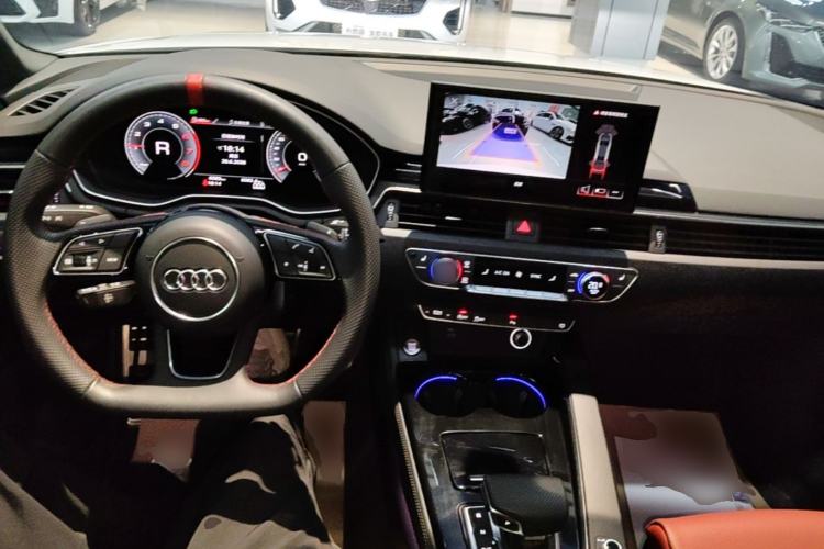 Used Audi A4L 2025 2 Million Units Enjoyment Version 40 TFSI Luxury Dynamic Edition Center Console