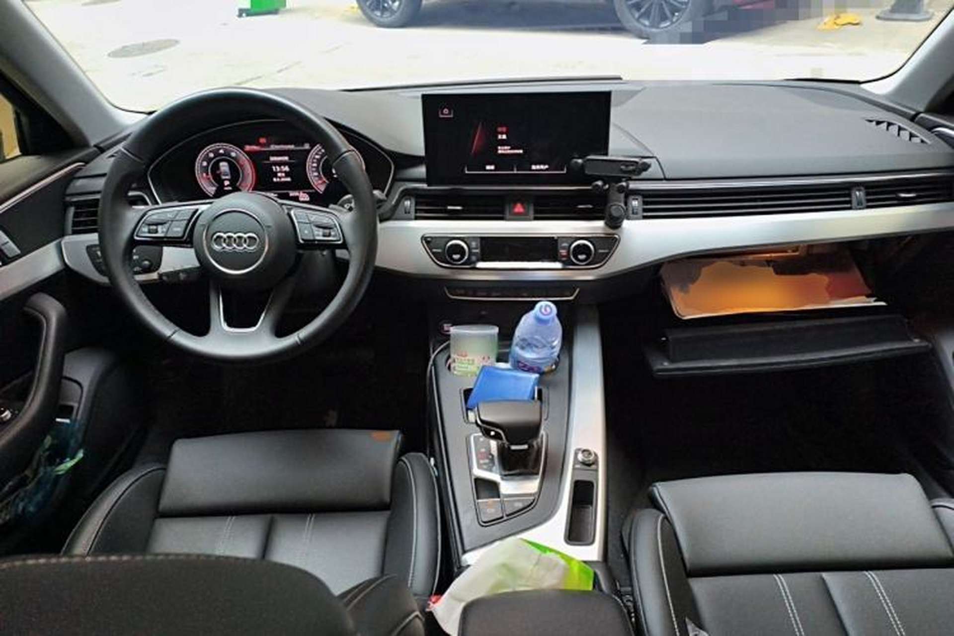 Used Audi A4L 2025 2 Million Units Enjoyment Version 40 TFSI Stylish and Dynamic Type Center Console