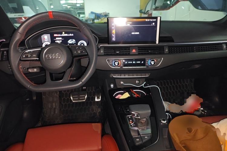 Used Audi A4L 2025 2 Million Units Enjoyment Version 40 TFSI Luxury Dynamic Edition Center Console