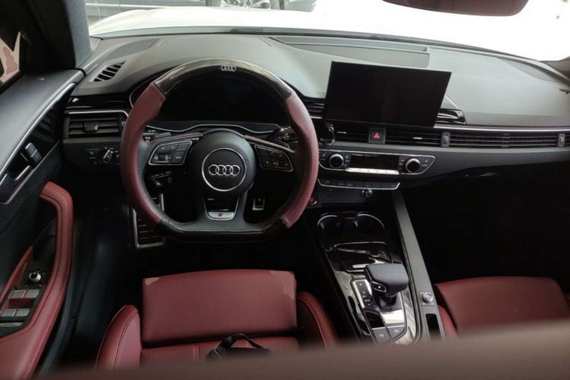 Used Audi A4L 2025 2 Million Units Enjoyment Version 40 TFSI Luxury Dynamic Edition Center Console