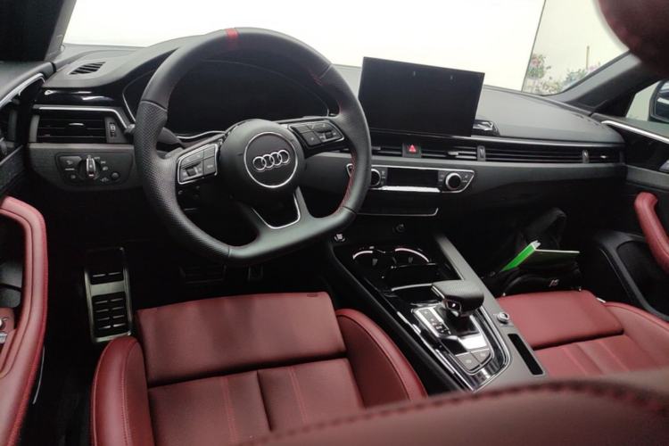 Used Audi A4L 2025 2 Million Units Enjoyment Version 40 TFSI Luxury Dynamic Edition B&O Starry Night Edition Center Console