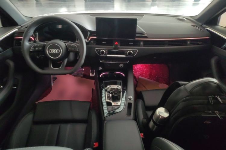 Used Audi A4L 2025 2 Million Units Enjoyment Version 40 TFSI Luxury Dynamic Edition Center Console