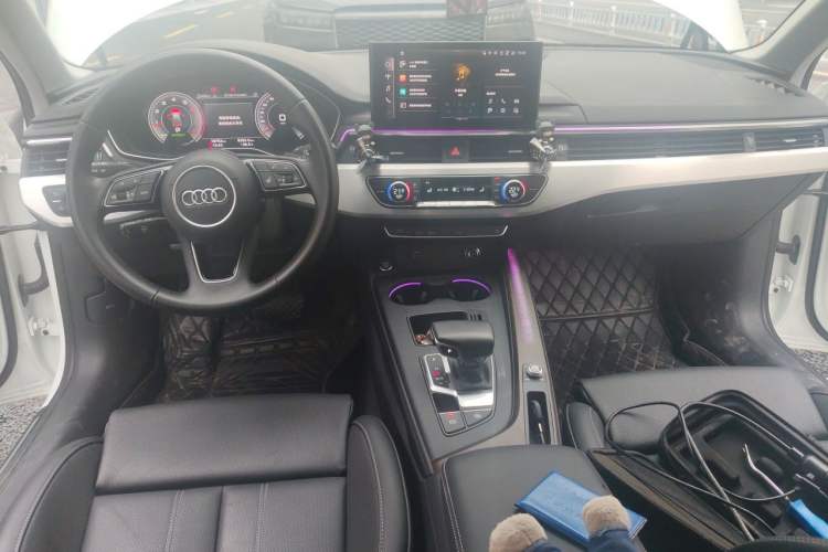 Used Audi A4L 2025 2 Million Units Enjoyment Version 40 TFSI Stylish and Dynamic Type Center Console