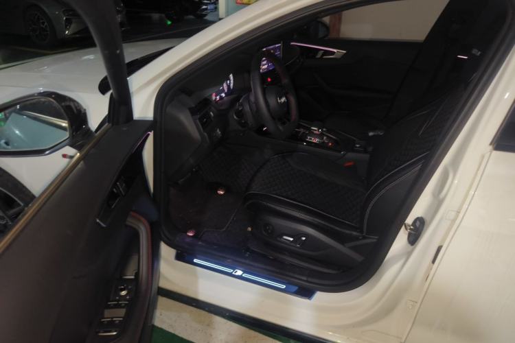 Used Audi A4L 2025 2 Million Units Enjoyment Version 40 TFSI Luxury Dynamic Edition Driver Seat