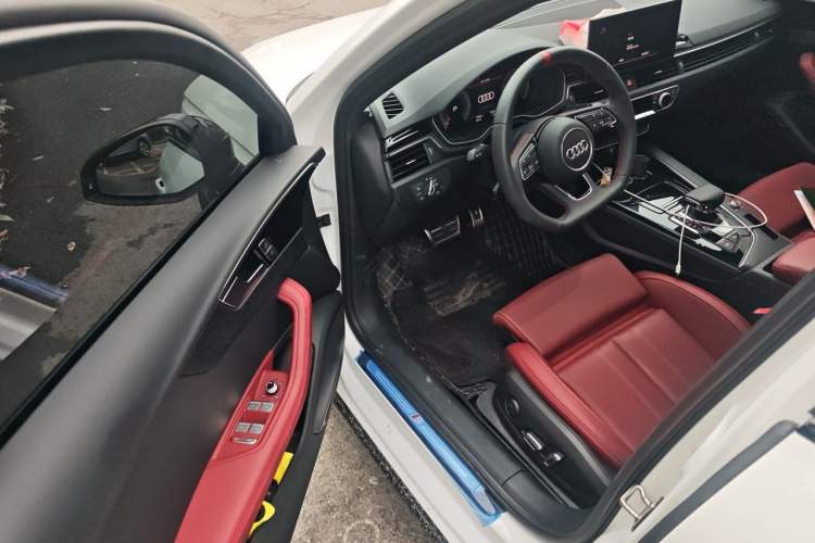 Used Audi A4L 2025 2 Million Units Enjoyment Version 40 TFSI Luxury Dynamic Edition Driver Seat