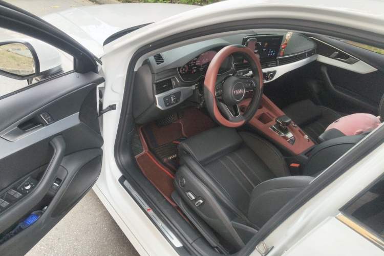 Used Audi A4L 2025 2 Million Units Enjoyment Version 40 TFSI Stylish and Dynamic Type Driver Seat