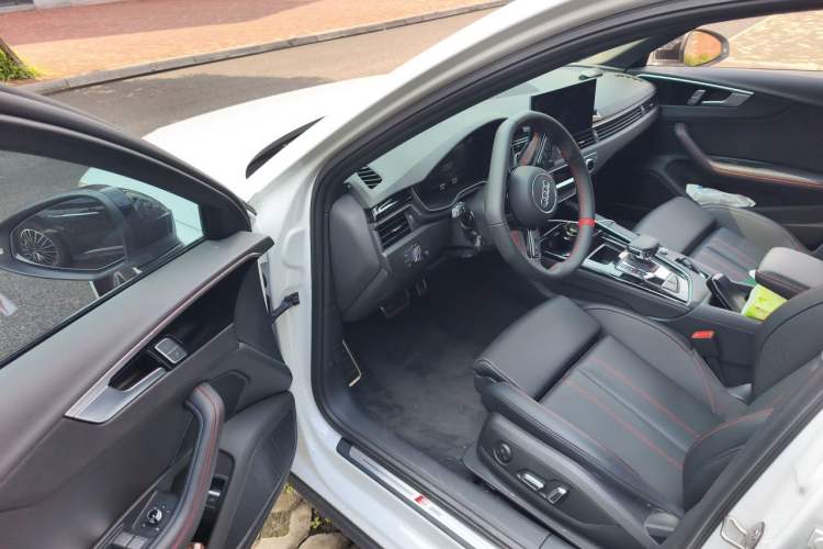 Used Audi A4L 2025 2 Million Units Enjoyment Version 40 TFSI Luxury Dynamic Edition B&O Starry Night Edition Driver Seat