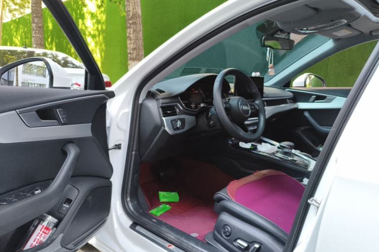 Used Audi A4L 2025 2 Million Units Enjoyment Version 40 TFSI Stylish and Dynamic Type Driver Seat