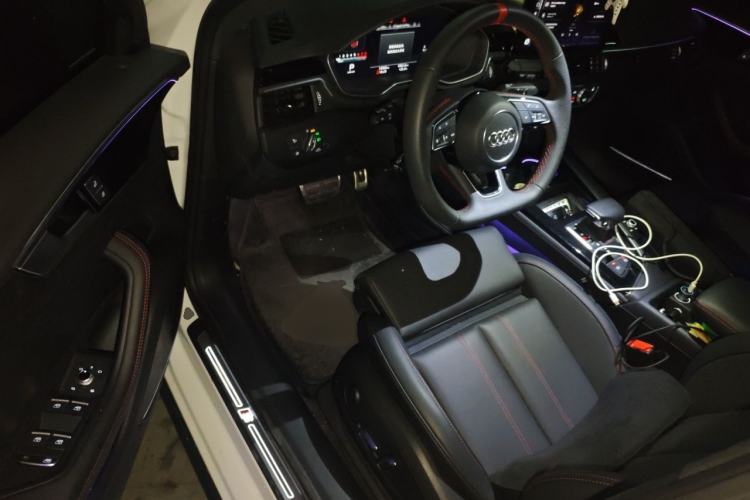Used Audi A4L 2025 2 Million Units Enjoyment Version 40 TFSI Luxury Dynamic Edition B&O Starry Night Edition Driver Seat