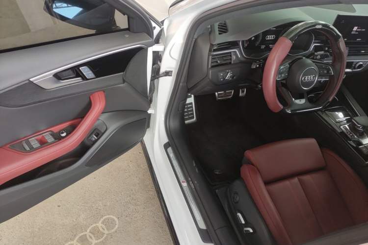 Used Audi A4L 2025 2 Million Units Enjoyment Version 40 TFSI Luxury Dynamic Edition Driver Seat