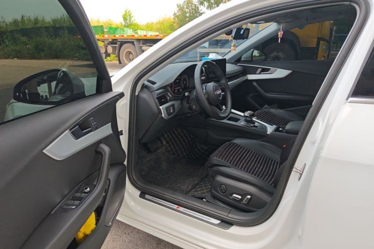 Used Audi A4L 2025 2 Million Units Enjoyment Version 40 TFSI Stylish and Dynamic Type Driver Seat