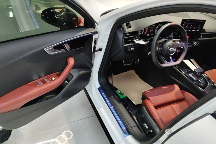 Used Audi A4L 2025 2 Million Units Enjoyment Version 40 TFSI Luxury Dynamic Edition Driver Seat