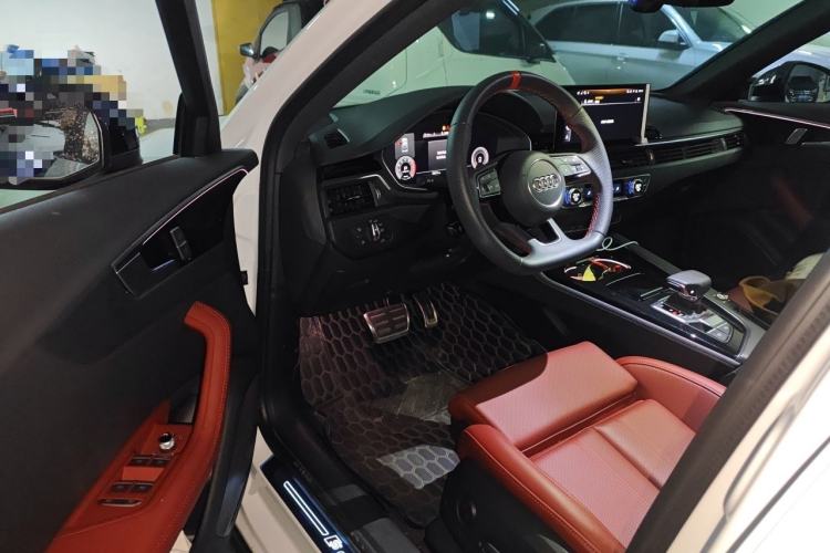 Used Audi A4L 2025 2 Million Units Enjoyment Version 40 TFSI Luxury Dynamic Edition Driver Seat
