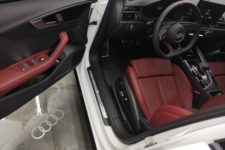Used Audi A4L 2025 2 Million Units Enjoyment Version 40 TFSI Luxury Dynamic Edition B&O Starry Night Edition Driver Seat