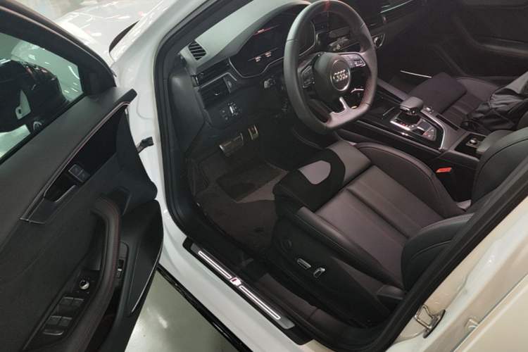 Used Audi A4L 2025 2 Million Units Enjoyment Version 40 TFSI Luxury Dynamic Edition B&O Starry Night Edition Driver Seat