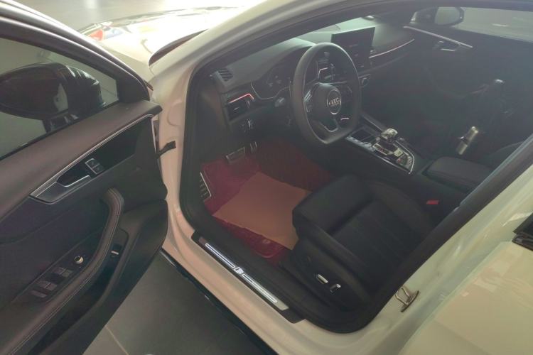 Used Audi A4L 2025 2 Million Units Enjoyment Version 40 TFSI Luxury Dynamic Edition Driver Seat