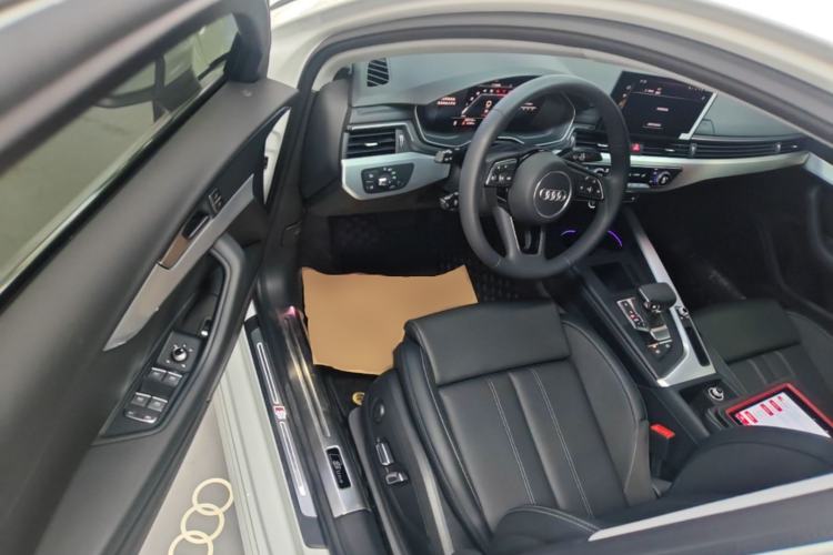 Used Audi A4L 2025 2 Million Units Enjoyment Version 40 TFSI Stylish and Dynamic Type Driver Seat