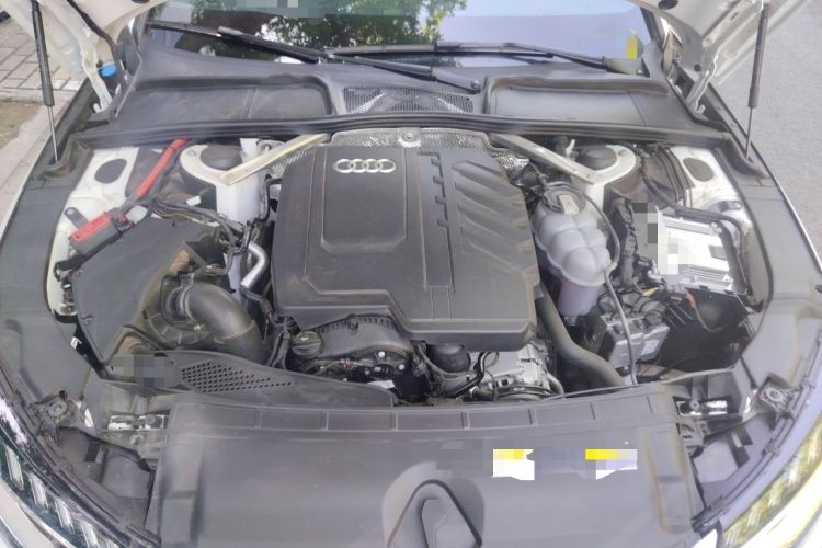 Used Audi A4L 2025 2 Million Units Enjoyment Version 40 TFSI Luxury Dynamic Edition Engine Bay