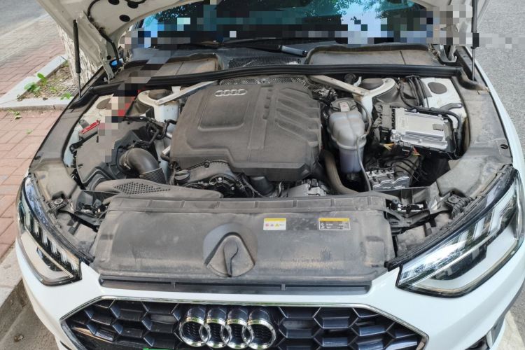 Used Audi A4L 2025 2 Million Units Enjoyment Version 40 TFSI Stylish and Dynamic Type Engine Bay
