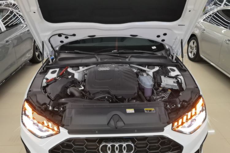 Used Audi A4L 2025 2 Million Units Enjoyment Version 40 TFSI Luxury Dynamic Edition Engine Bay