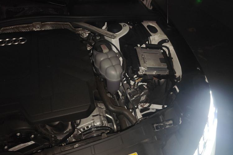 Used Audi A4L 2025 2 Million Units Enjoyment Version 40 TFSI Luxury Dynamic Edition Engine Bay Left
