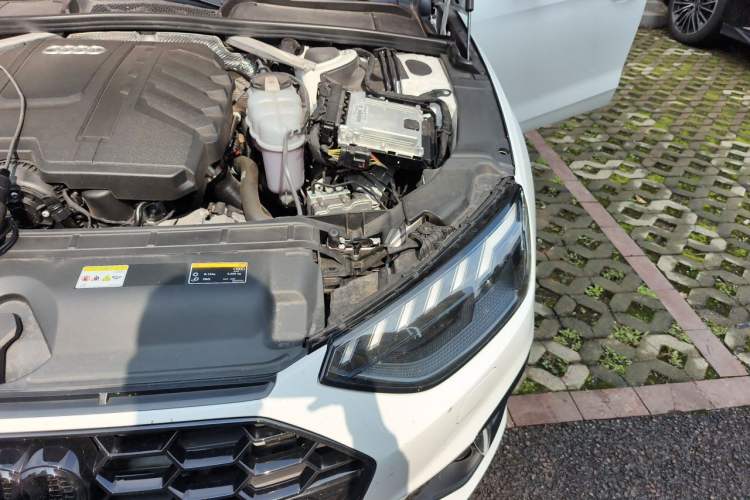 Used Audi A4L 2025 2 Million Units Enjoyment Version 40 TFSI Luxury Dynamic Edition B&O Starry Night Edition Engine Bay Left