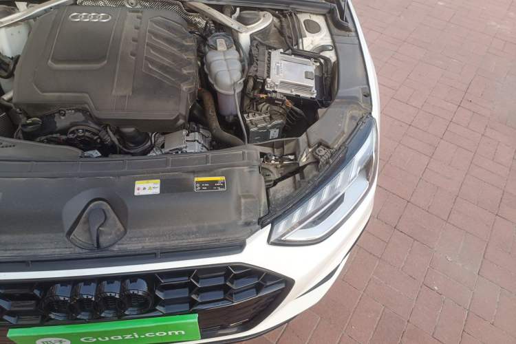 Used Audi A4L 2025 2 Million Units Enjoyment Version 40 TFSI Luxury Dynamic Edition Engine Bay Left