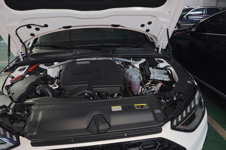 Used Audi A4L 2025 2 Million Units Enjoyment Version 40 TFSI Luxury Dynamic Edition Engine Bay Left
