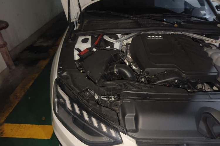 Used Audi A4L 2025 2 Million Units Enjoyment Version 40 TFSI Luxury Dynamic Edition Engine Bay Right