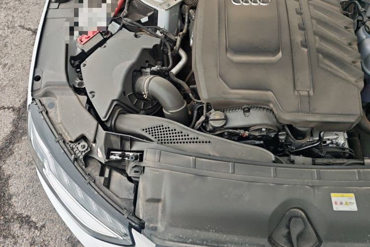 Used Audi A4L 2025 2 Million Units Enjoyment Version 40 TFSI Luxury Dynamic Edition Engine Bay Right