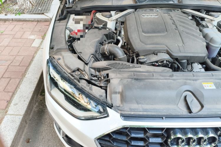 Used Audi A4L 2025 2 Million Units Enjoyment Version 40 TFSI Stylish and Dynamic Type Engine Bay Right