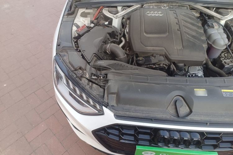 Used Audi A4L 2025 2 Million Units Enjoyment Version 40 TFSI Luxury Dynamic Edition Engine Bay Right