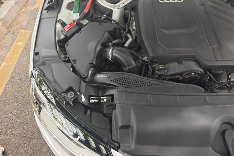 Used Audi A4L 2025 2 Million Units Enjoyment Version 40 TFSI Stylish and Dynamic Type Engine Bay Right
