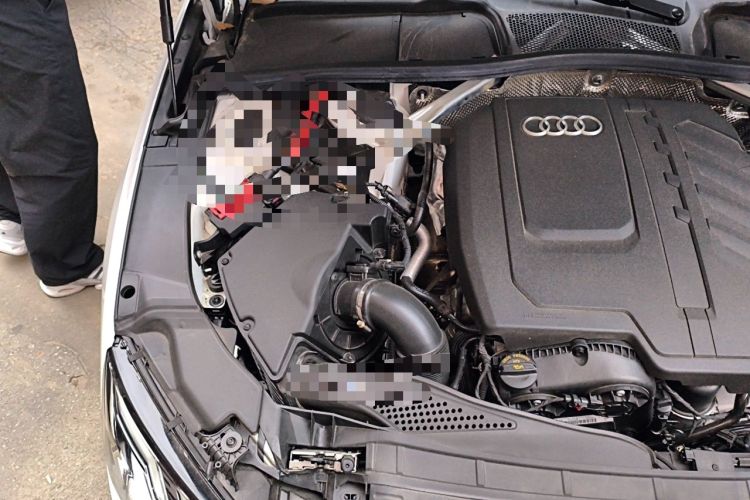 Used Audi A4L 2025 2 Million Units Enjoyment Version 40 TFSI Stylish and Dynamic Type Engine Bay Right